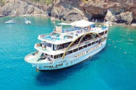 De Antalya a Kemer Mega Star Boat Trip com transporte gratuito