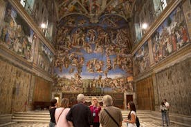 ヴァチカン美術館への早朝入場、サン・ピエトロ寺院、およびシスティーナ礼拝堂を巡る少人数制ツアー。