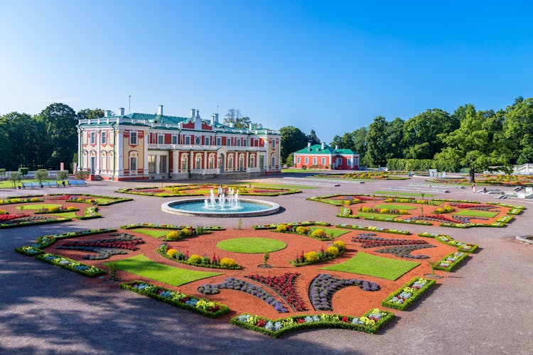 Photo of Kadriorg Palace in Tallinn.