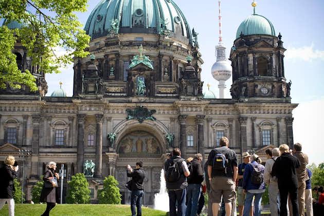 Explore Berlin Shore Excursion: Top Attractions Private Tour from Warnemuende