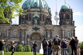 Explorez Berlin Shore Excursion: Top Attractions Private Tour de Warnemuende