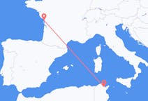 튀니지 튀니스에서 출발해 프랑스 라로셸에게(으)로 가는 항공편