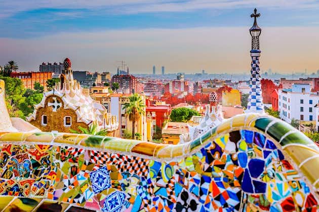 Barcelona Old Town and Top Attractions Private Car Tour