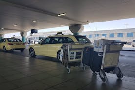 Piraeus Port & Marriott Transfer till flygplatsen med Mercedes-Benz E Class Wagon