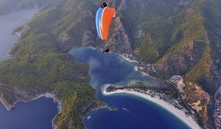 페티 예 (Fethiye)에서 블루 라군 Ölüdeniz Tandem Paragliding Experience