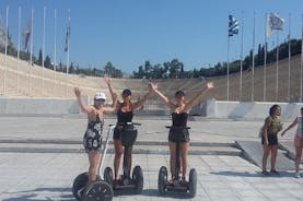 Excursão moderna de Segway na cidade de Atenas