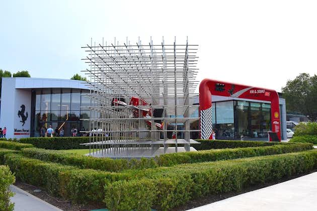 Ferrari World : musées, visite guidée de l'usine, simulateur F1, transport privé