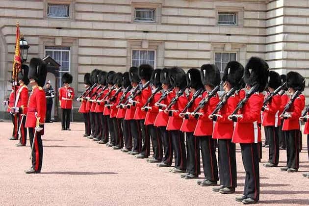 Famiglia reale britannica: guarda il cambio della guardia