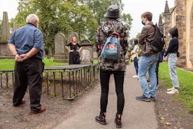 Recorrido a pie por las criptas encantadas y el cementerio de Edimburgo