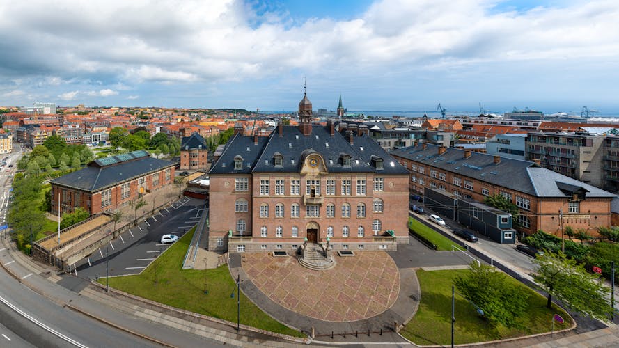 Aerial view of the city with the Aarhus Court.