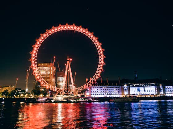Photo of beautiful shot of London Eye and River Thames at night ,London, UK.
