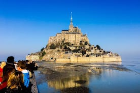 Privé Mont-Saint-Michel-tour vanuit Parijs per luxe voertuig