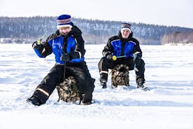 Viagem de pesca no gelo em Rovaniemi