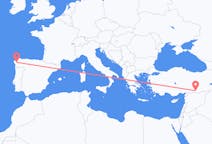 出发地 土耳其从 桑尼乌法目的地 西班牙圣地亚哥 － 德孔波斯特拉的航班
