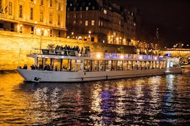 巴黎美食晚餐塞纳河游船与歌手和 DJ 组合