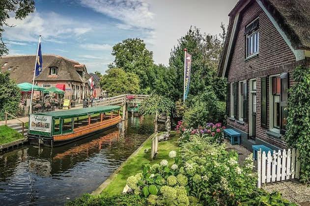 Giethoorn and Batavia Stad Fashion Outlet Private Tour from Amsterdam