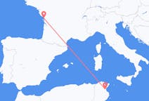 出发地 突尼斯恩菲达目的地 法国拉罗歇尔的航班