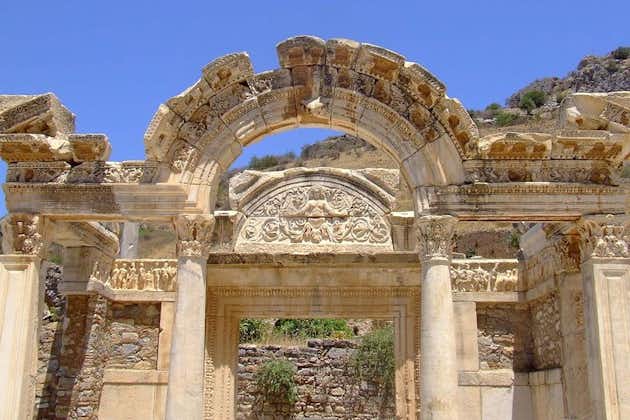 Izmir Shore Excursion: Tour privato per Efeso e la casa della Vergine Maria