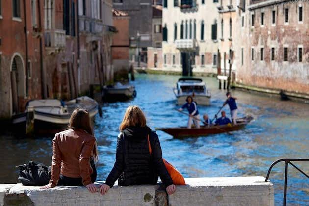 Visite privée : balade à pied dans Venise, promenade en gondole et excursion privée en bateau jusqu'à l'île de Murano avec un déjeuner vénitien et la visite d'une usine de verre