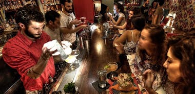 Athens by Night: Pienryhmien kiertoajeluja juomien ja ruoan maistelulla