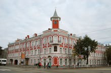 Coches medianos en alquiler en Uliánovsk, Rusia