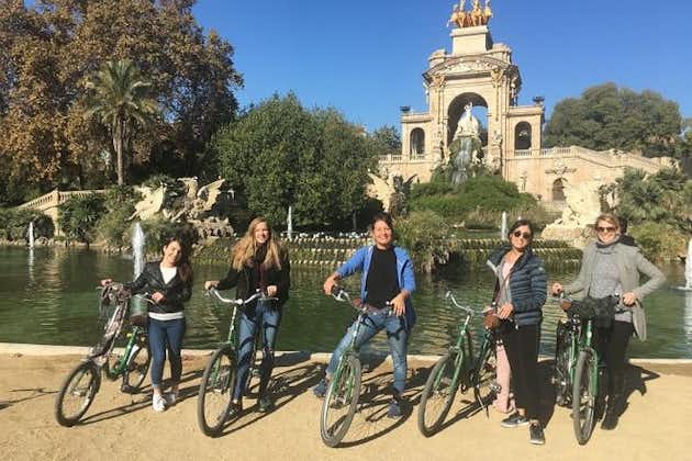 Barcelona Evening Tour en bicicleta para grupos pequeños con cava con opción privada