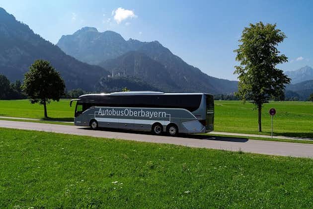 Passeio de um dia em ônibus de luxo pelos Castelos de Neuschwanstein e Linderhof para grupos pequenos saindo de Munique
