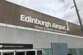 Edinburghs flygplats till Edinburgh City plus privat transfer tur och retur