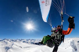 Vol parapente en tandem à Davos dans les Alpes suisses