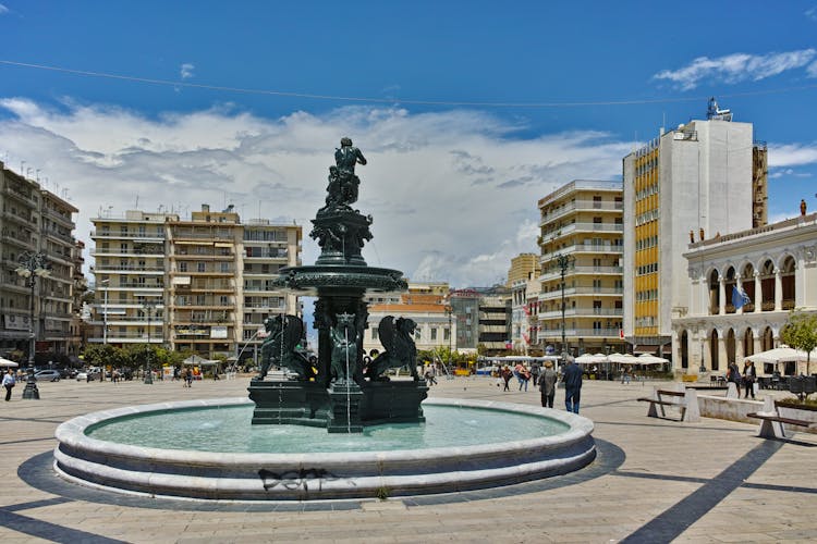 Photo of fountain at King George I Square in Patras.
