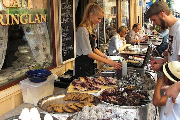 Visite gastronomique privée de Stockholm avec un local: les friandises les plus savoureuses 100% personnalisées