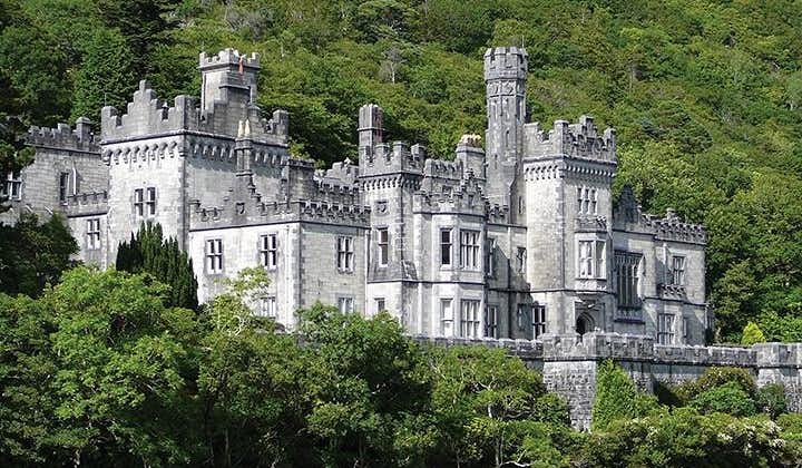 Connemara Day Trip Inkludert Leenane Village og Kylemore Abbey fra Galway