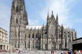 世界的に有名な大聖堂を訪れるケルンウォーキングツアー