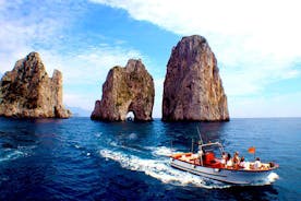 卡普里岛 - DIY 一日游套餐 - 乘船游览、蓝洞、巴士和午餐