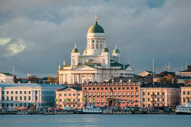 Visita guiada privada exclusiva por la arquitectura de Helsinki con un local