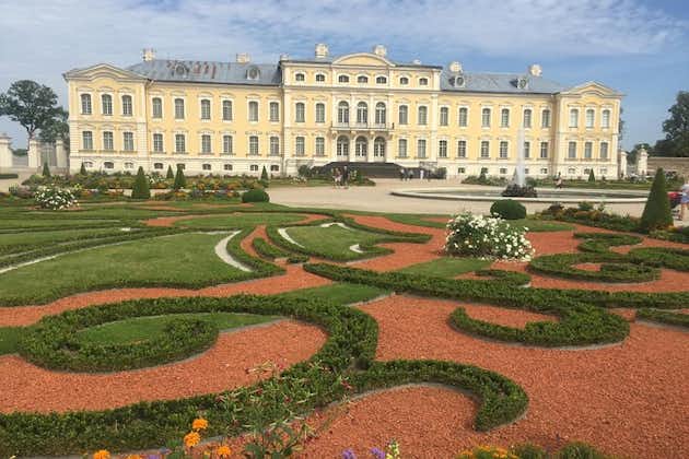 Tour von Riga nach Vilnius: Burg Bauska, Schloss Rundale und Hügel der Kreuze