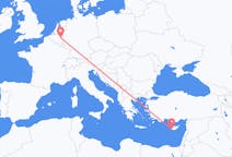 Flyreiser fra Páfos, Kypros til Maastricht, Nederland