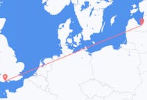 Vluchten van Bournemouth, Engeland naar Riga, Pescara, Letland