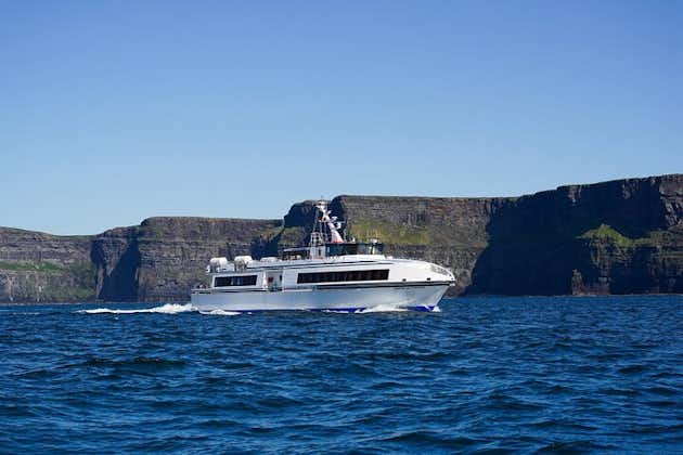 Aran Islands and Cliffs of Moher Day Cruise purjehtii Galway City Docksista