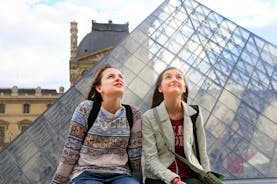 Paris Private Full Day Tour – Skip the Line Tickets to Louvre & French Lunch
