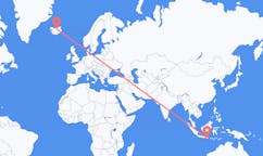 航班从印度尼西亚外圆湾市到阿克雷里市，冰岛塞尔