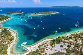 Tour privato in barca delle isole croate di un giorno intero da Trogir