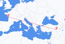出发地 土耳其迪亚巴克尔目的地 法国拉罗歇尔的航班