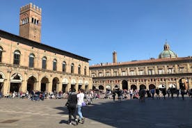 Best walking tour of Bologna