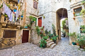 Altstadt-Spaziergang in Trogir