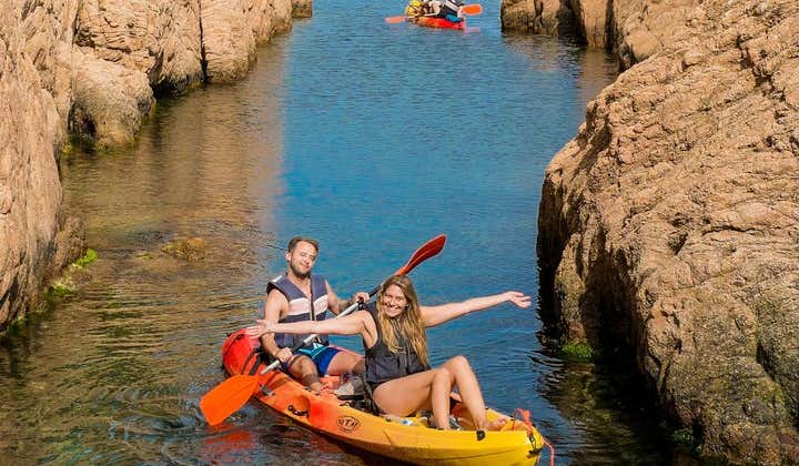 Barcelona: Kayaking and Snorkeling tour to Costa Brava