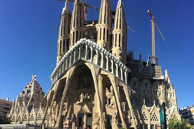 Accesso diretto alla Sagrada Familia: visita guidata premium con biglietto