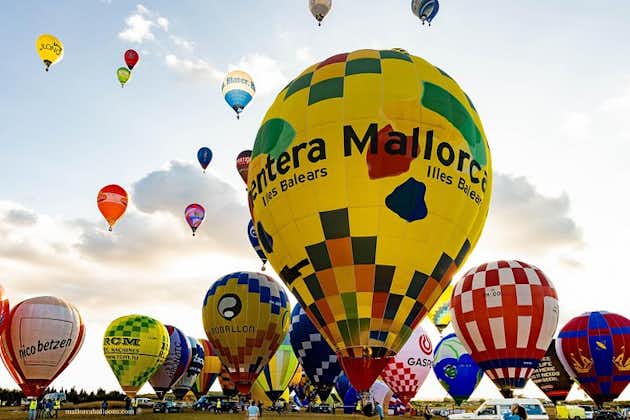 Tour romantique en montgolfière au lever du soleil à Majorque