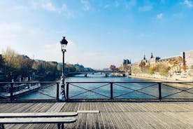 Seine River Walking Tour with Optional Musée d'Orsay and Cruise