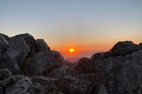 Randonnée au coucher du soleil en petit groupe de Salakos à Profitis Ilias